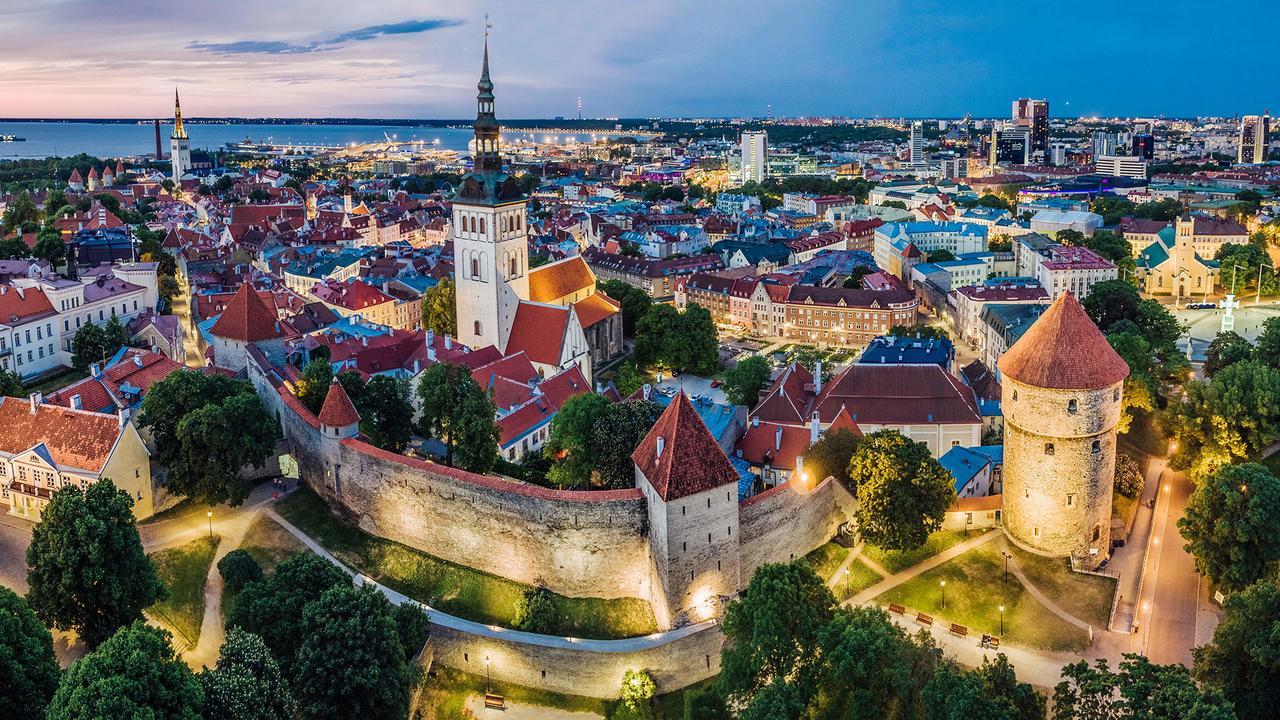 Vip Old Town Apartments Tallinn Ngoại thất bức ảnh